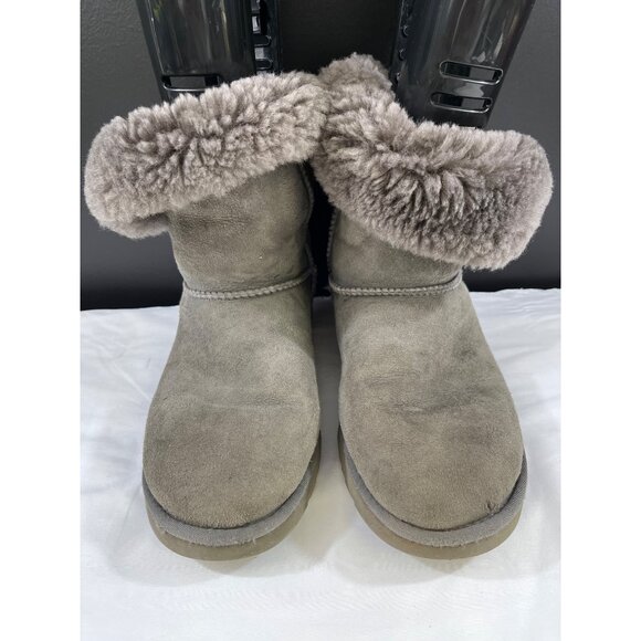Ugg Australia Women's Grey Leather Shoes/Boots Size 9 SKU 5678 - Picture 1 of 9